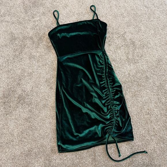 Windsor small ruched and luxe velvet mini dress D4 2357 - Picture 6 of 13